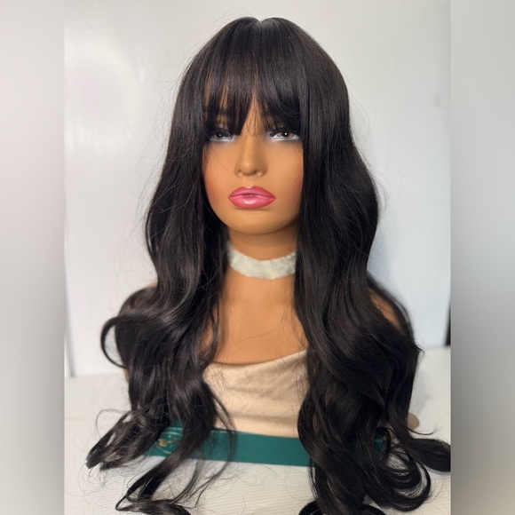 Black long Wig 28 In - Realistic Look - Picture 4 of 10